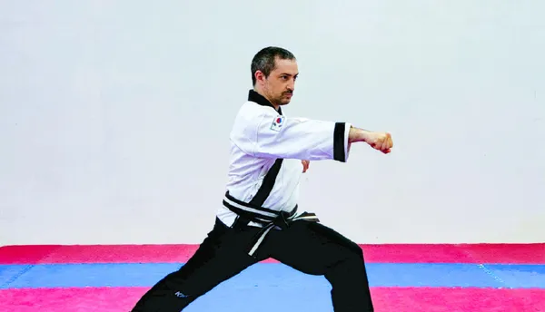 Traditiona Hwalmoodo form practice